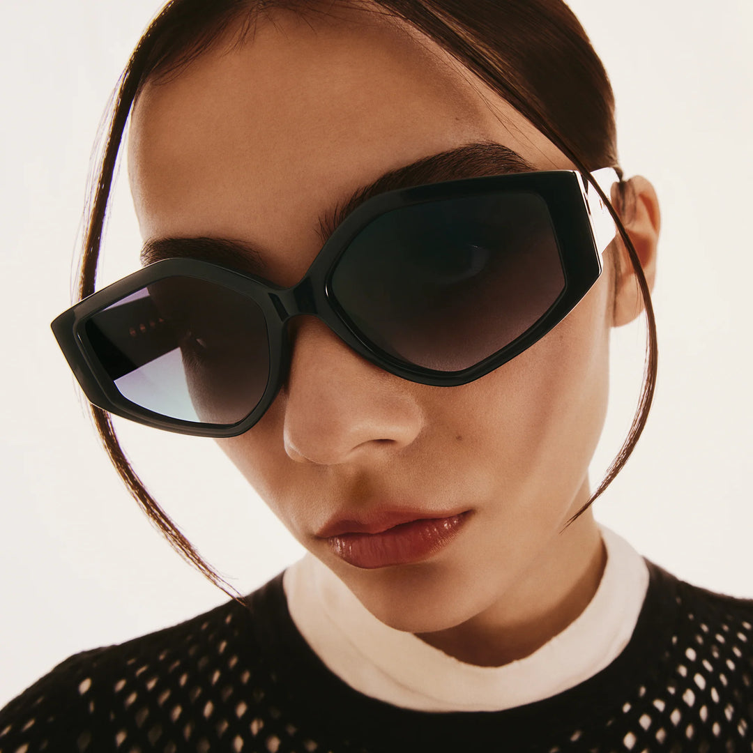 Hot Gossip X QUAY Sunglasses