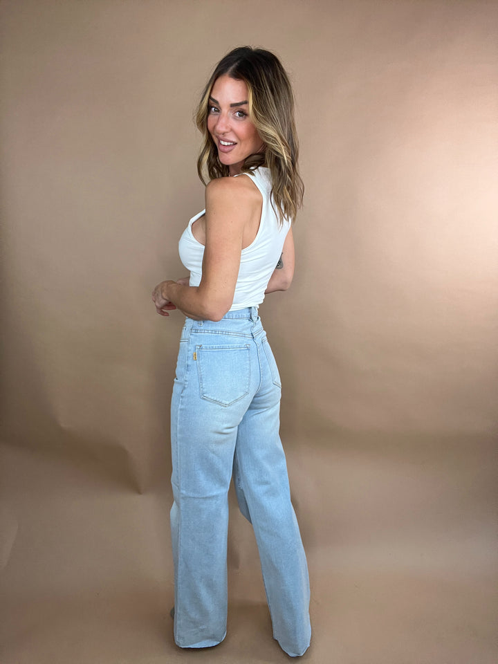 We're Back Wide Fit Jeans in Light Wash