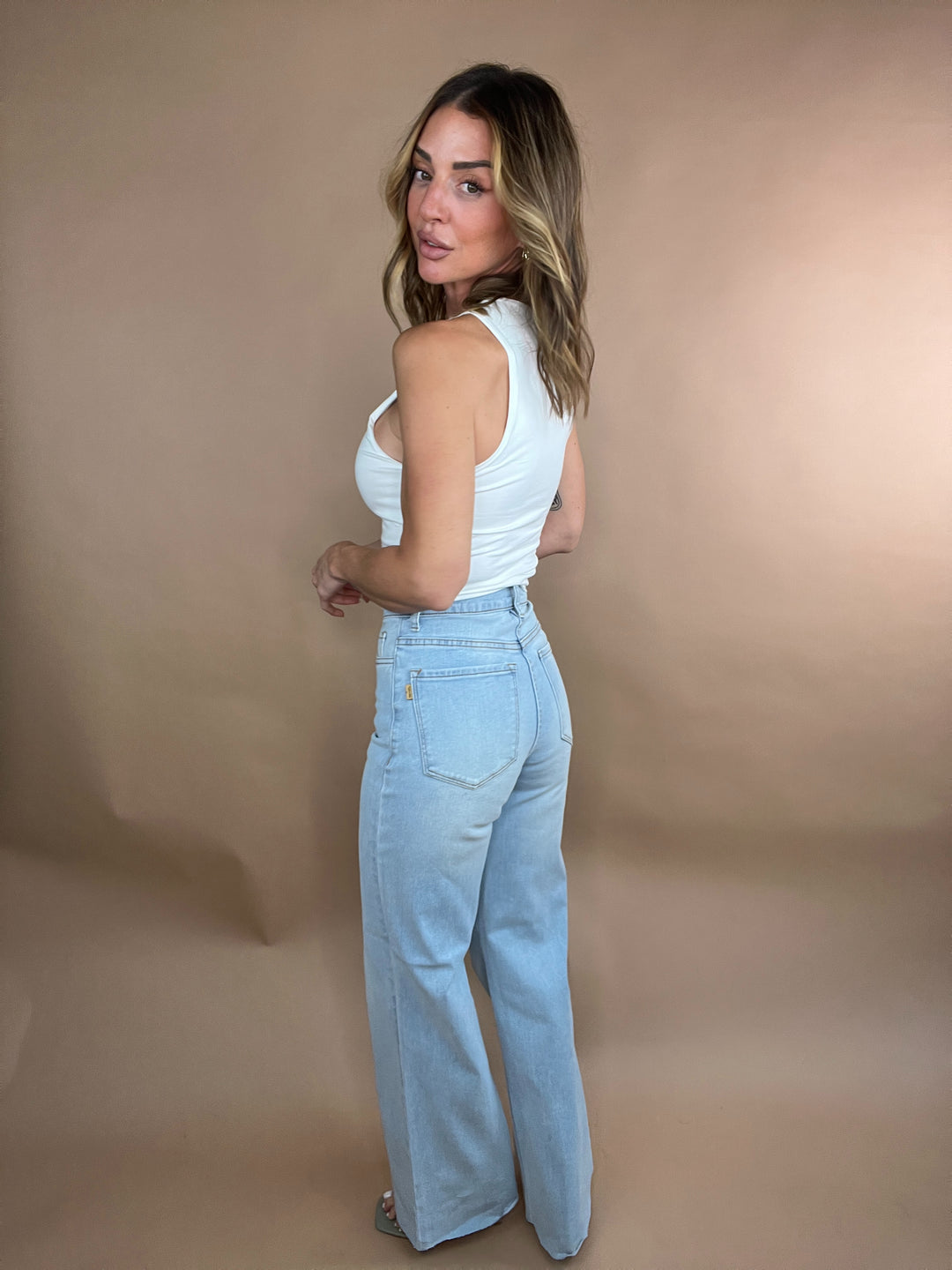 We're Back Wide Fit Jeans in Light Wash